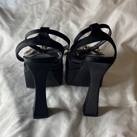 Steve Madden Darla Satin Black Heels with Rhinestone Bows 8.5 - Picture 5 of 6